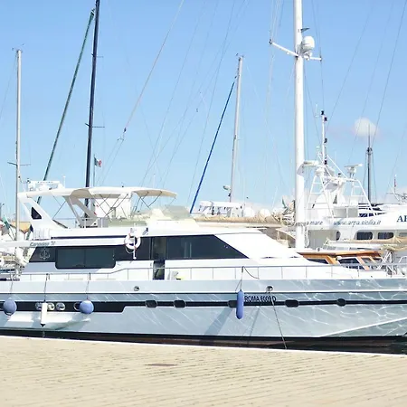 Lady Alba Boat And Breakfast Palermo