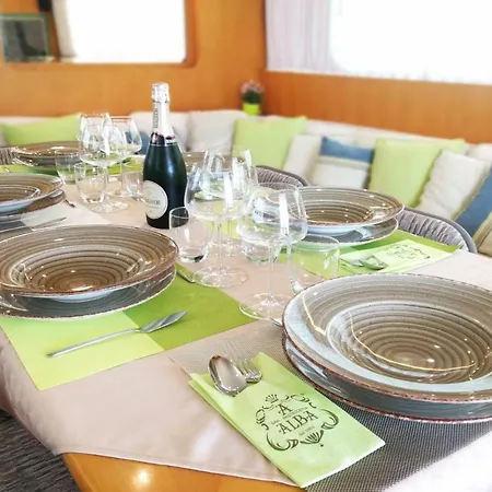 Lady Alba Boat And Breakfast *