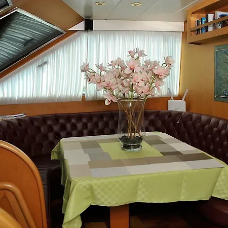 Lady Alba Boat And Breakfast Palermo
